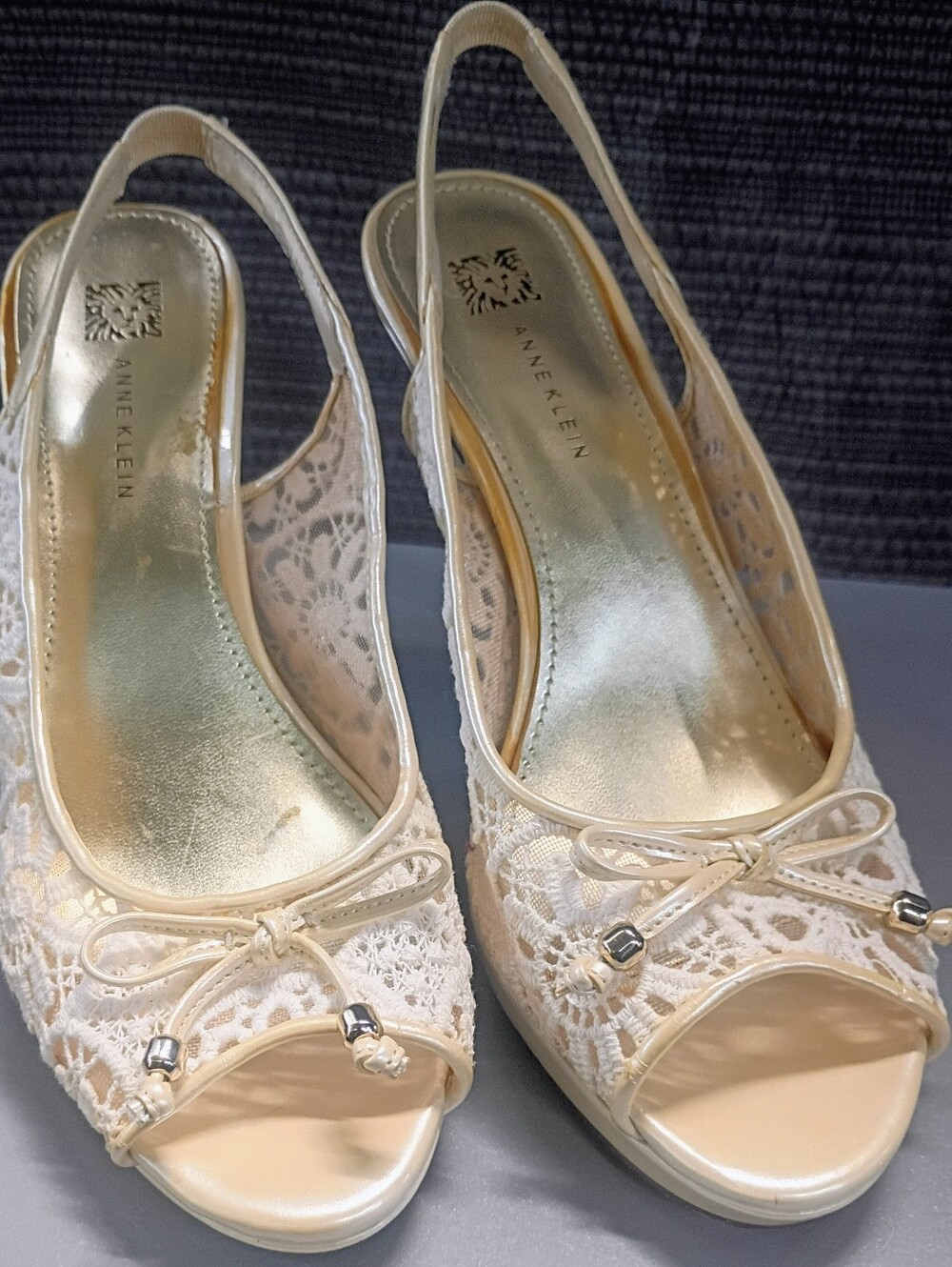 Anne Klein Ivory Lace Peep-Toe Slingback Heels with Bow Detail Size 8.5